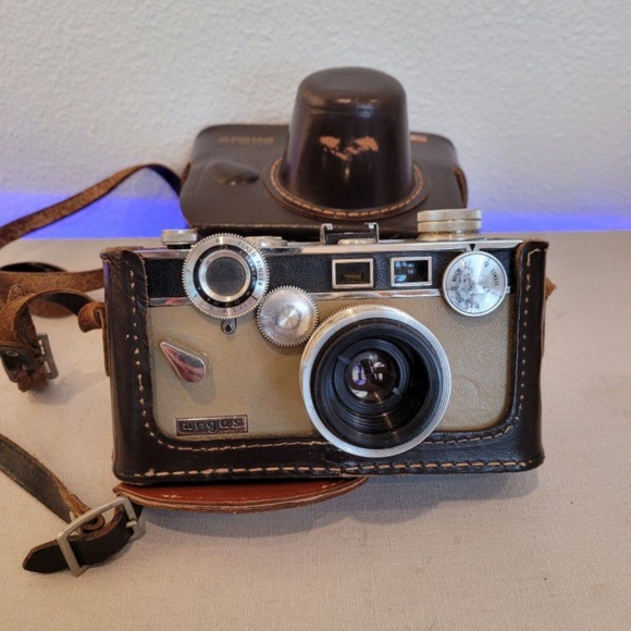 Vintage Argus 35mm Camera W/50mm Lens